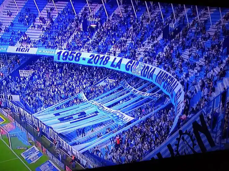 Racing ganó y sueña con clasificar a la Copa Libertadores