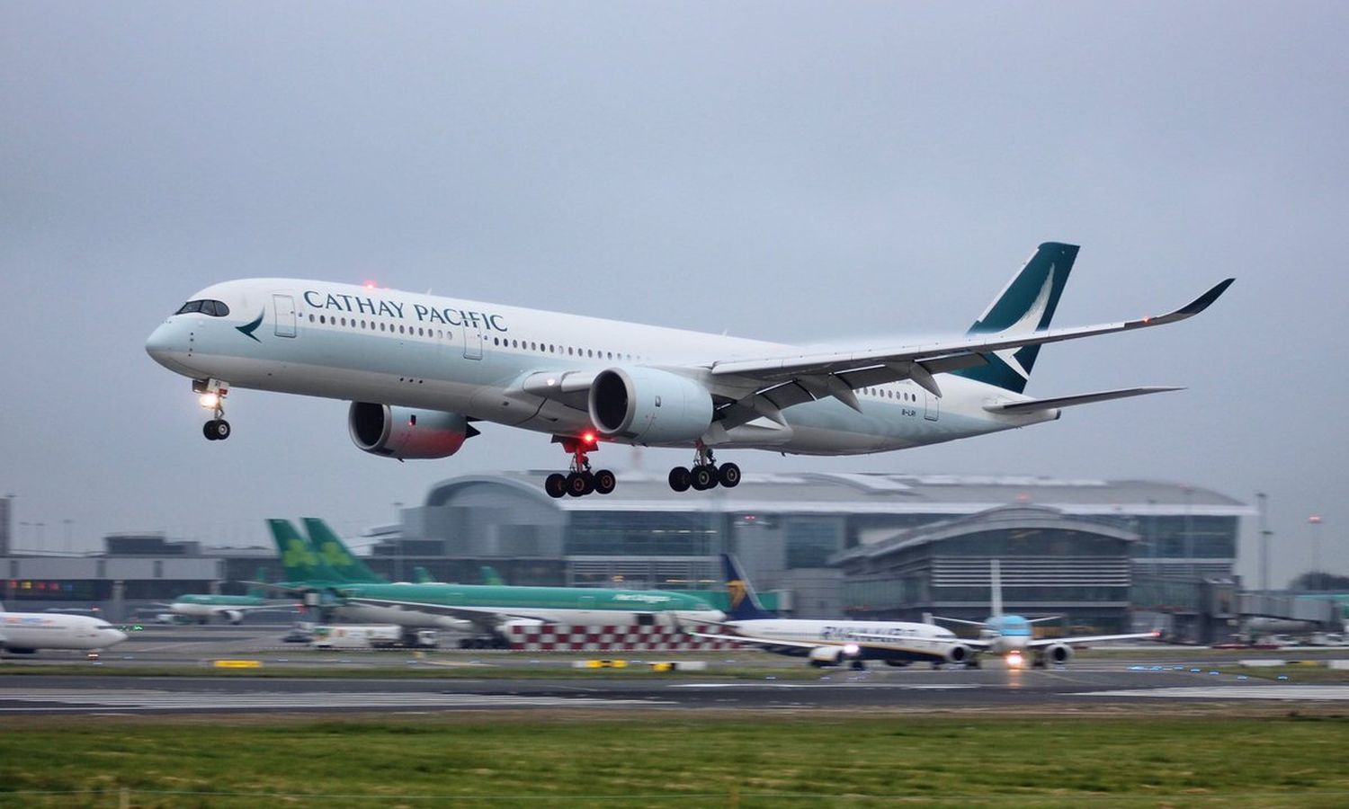 Cathay Pacific increases flights to Perth