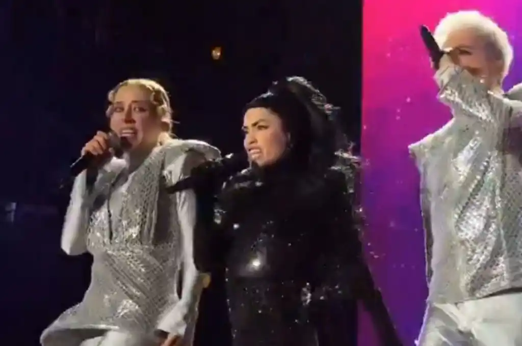 Miranda! junto a Lali en Ferro