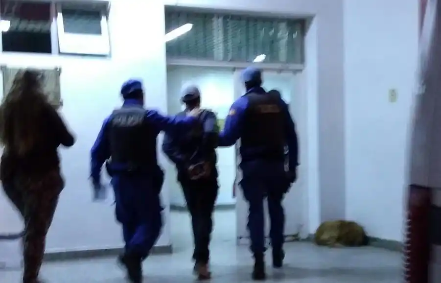 Llevaba cinco años prófugo pero se embriagó e insultó a policías