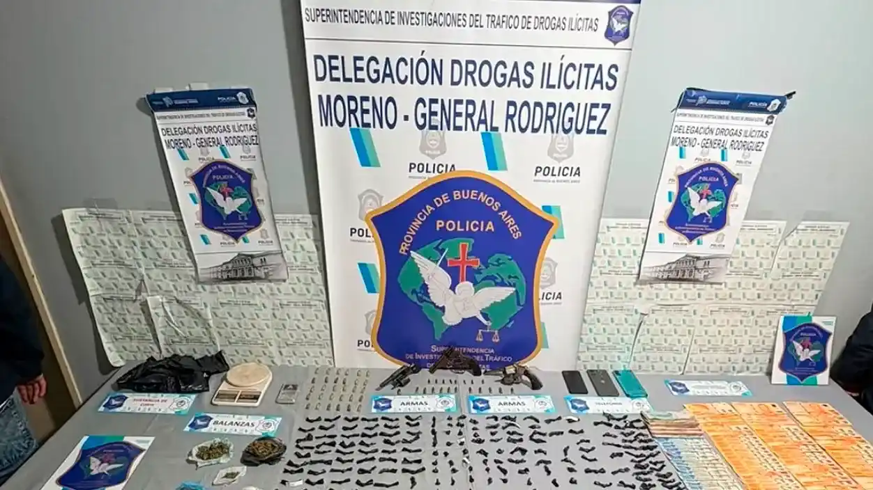 En el lugar se secuestraron 111 gramos de cocaína y 40 gramos de marihuana.