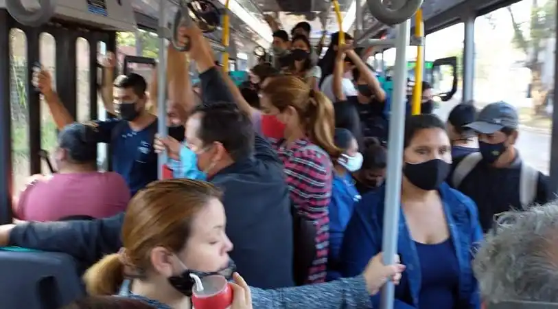 Conflicto sin fin: Sigue el paro en más de 100 líneas de colectivos del AMBA y hay miles de pasajeros afectados