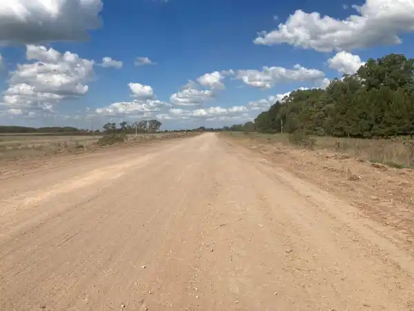 Avanzan los trabajos en caminos rurales de Don Cipriano, Las Mulas y Manantiales