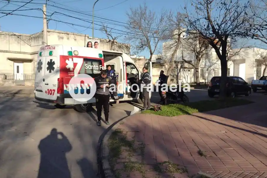 Accidente en la tarde rafaelina: un automóvil impactó contra una motocicleta