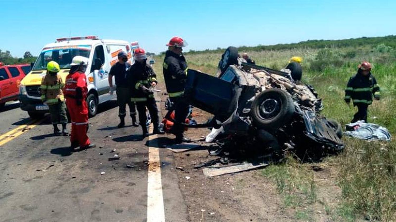 Dos personas fallecieron tras impresionante choque frontal en la Ruta 18