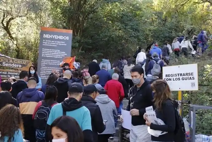 Carlos Paz y su Cerro de la Cruz fue uno de los tantos destinos elegidos en Semana Santa.