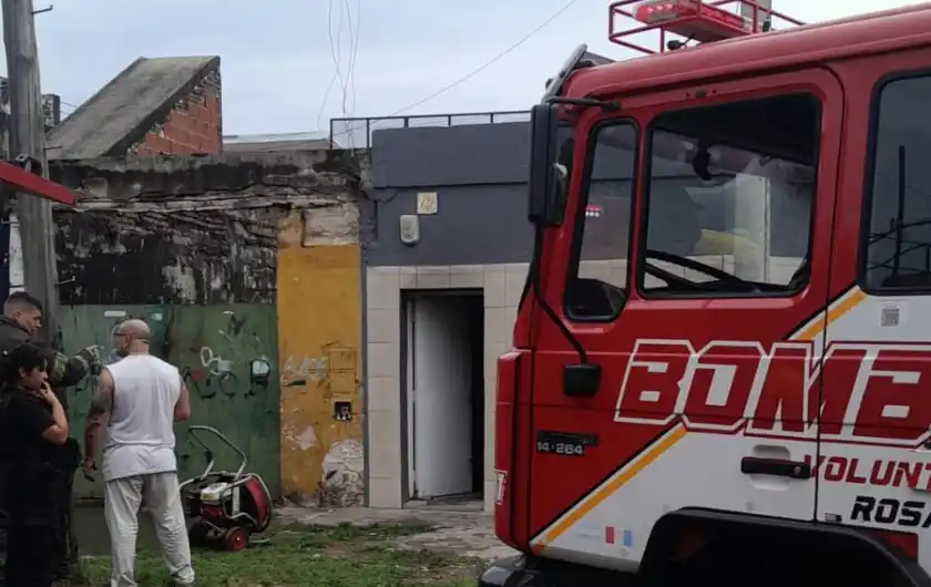 Tensión en zona sudoeste por el incendio de una fábrica en barrio Alvear