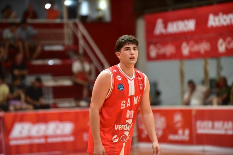San Isidro sigue sumando minutos en el "Manno"