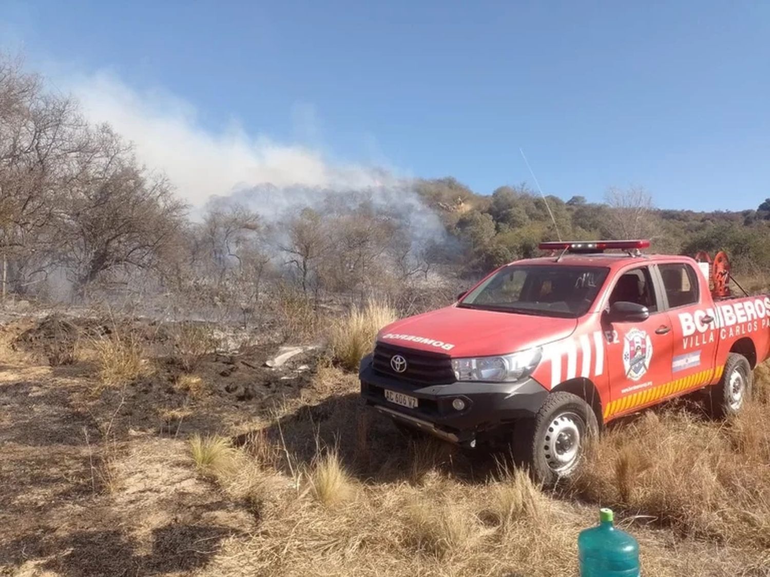 Siguen los incendios en Córdoba y Salta: un detenido y el temor de que el fuego avance sobre las casas