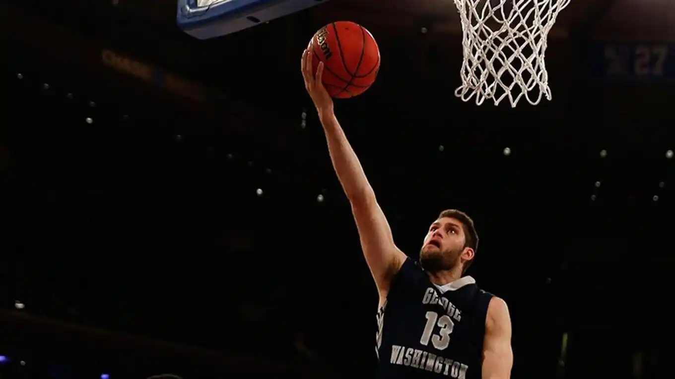 Patricio Garino firmó con San Antonio Spurs