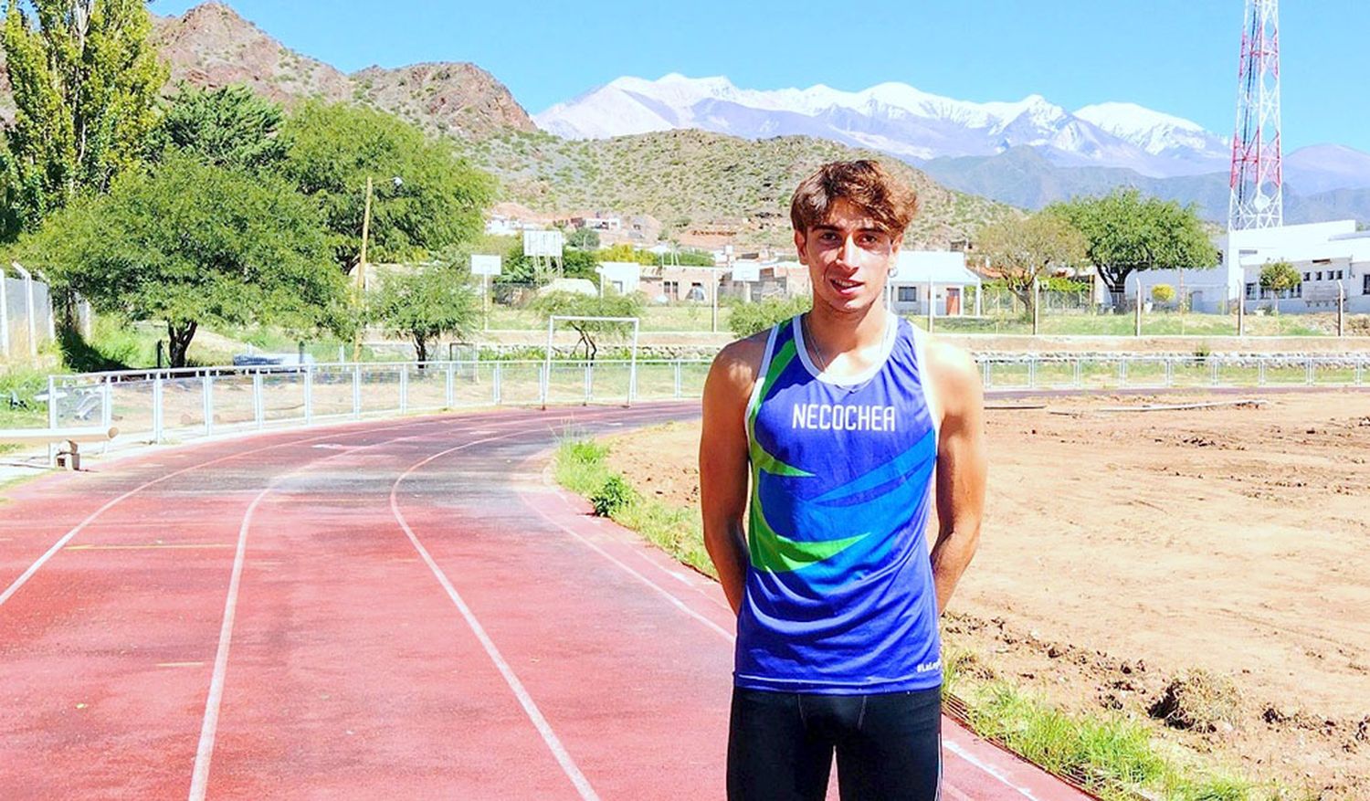 Santino Marchetti se prepara en la altura del pueblo de Cachi
