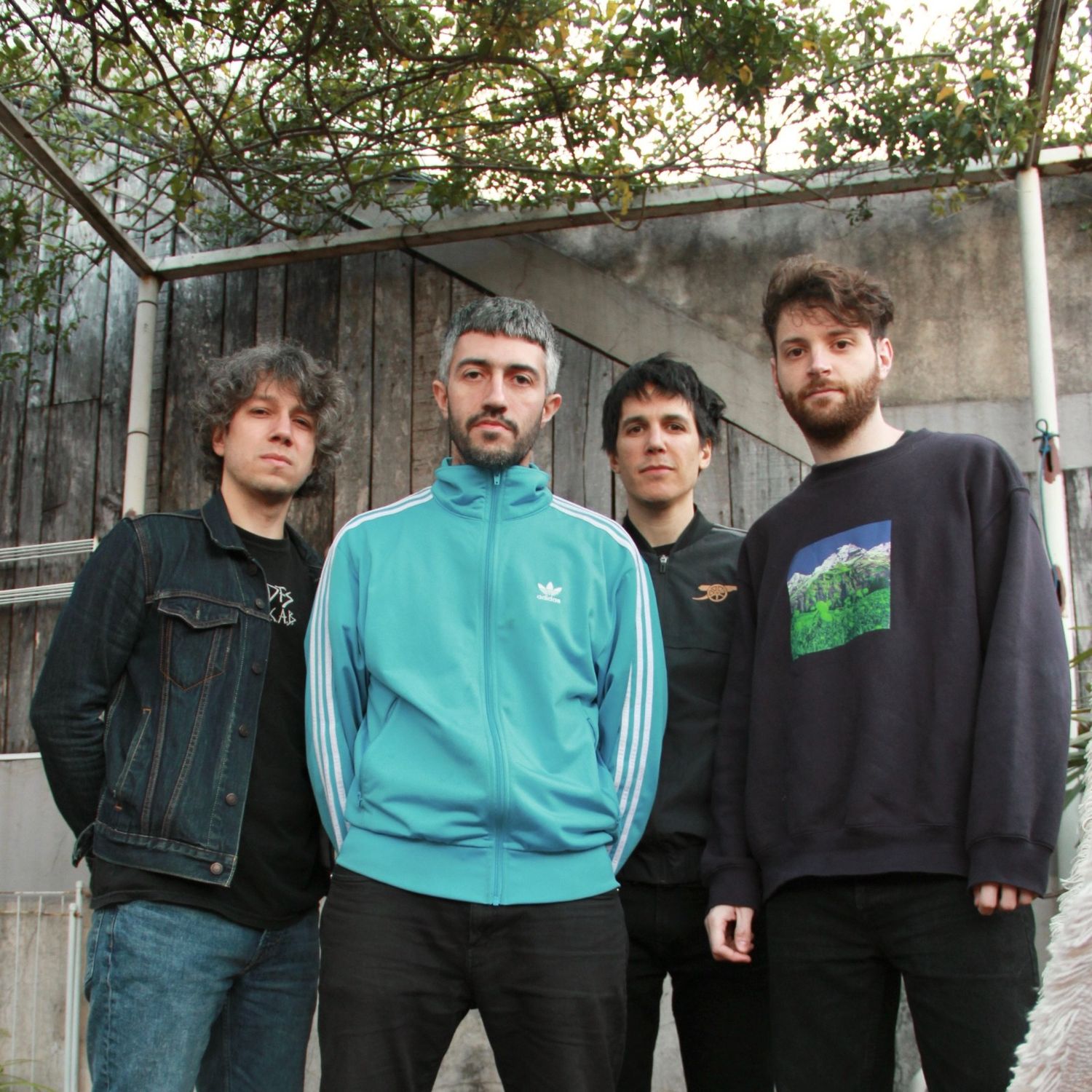 Los cuatro integrantes de la banda