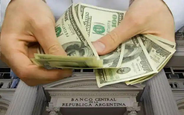 El dólar sube 4 centavos y llega a $25,55