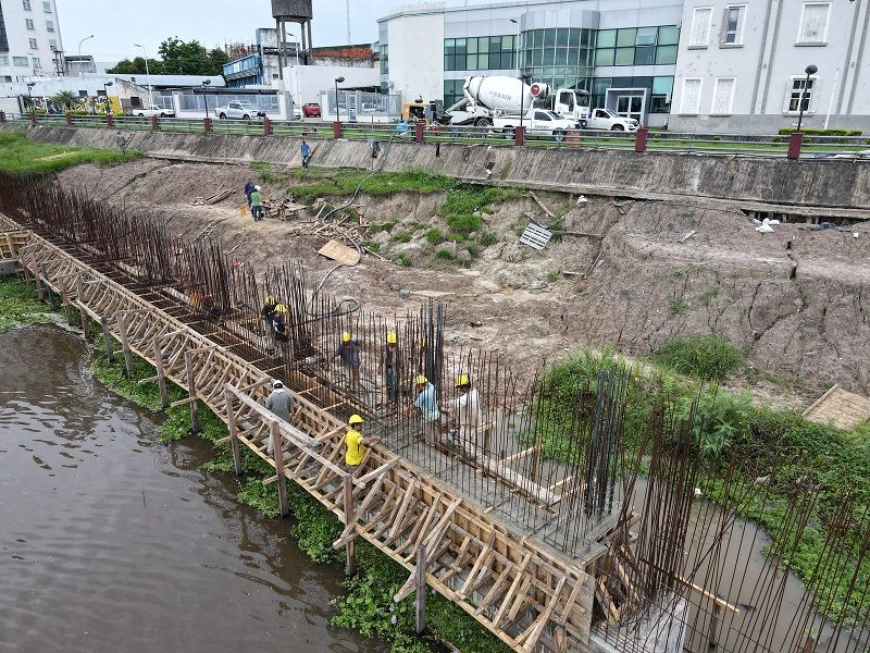 Avanza la obra de construcción del muro de protección de costa