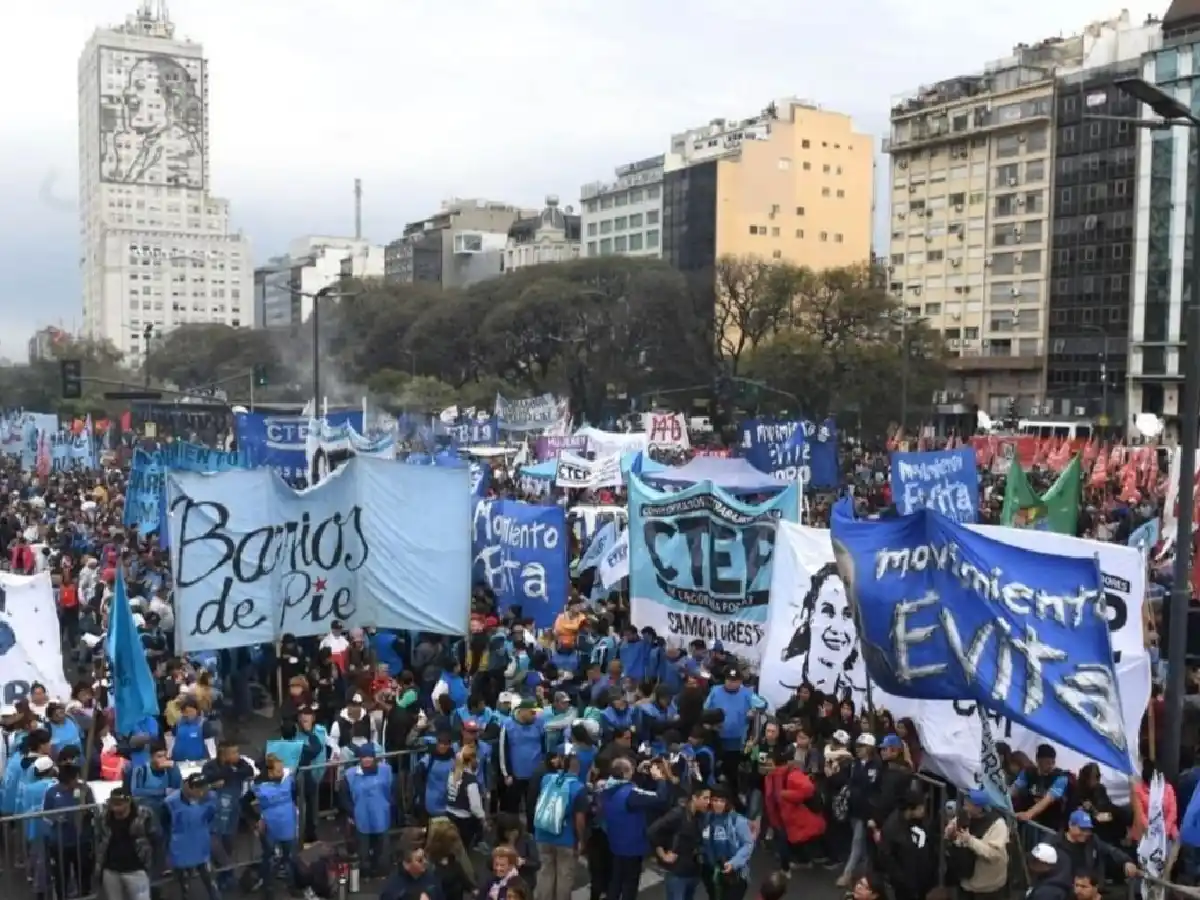 Piqueteros vuelven a marchar este jueves para reclamar Salario Básico Universal y más asistencia social