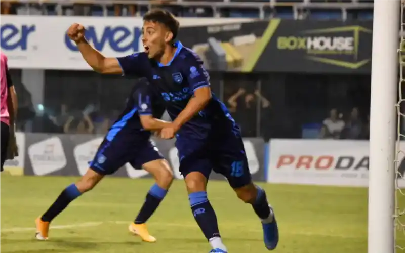 Lencina entrenó con normalidad y perfila para jugar el domingo ante Nueva Chicago