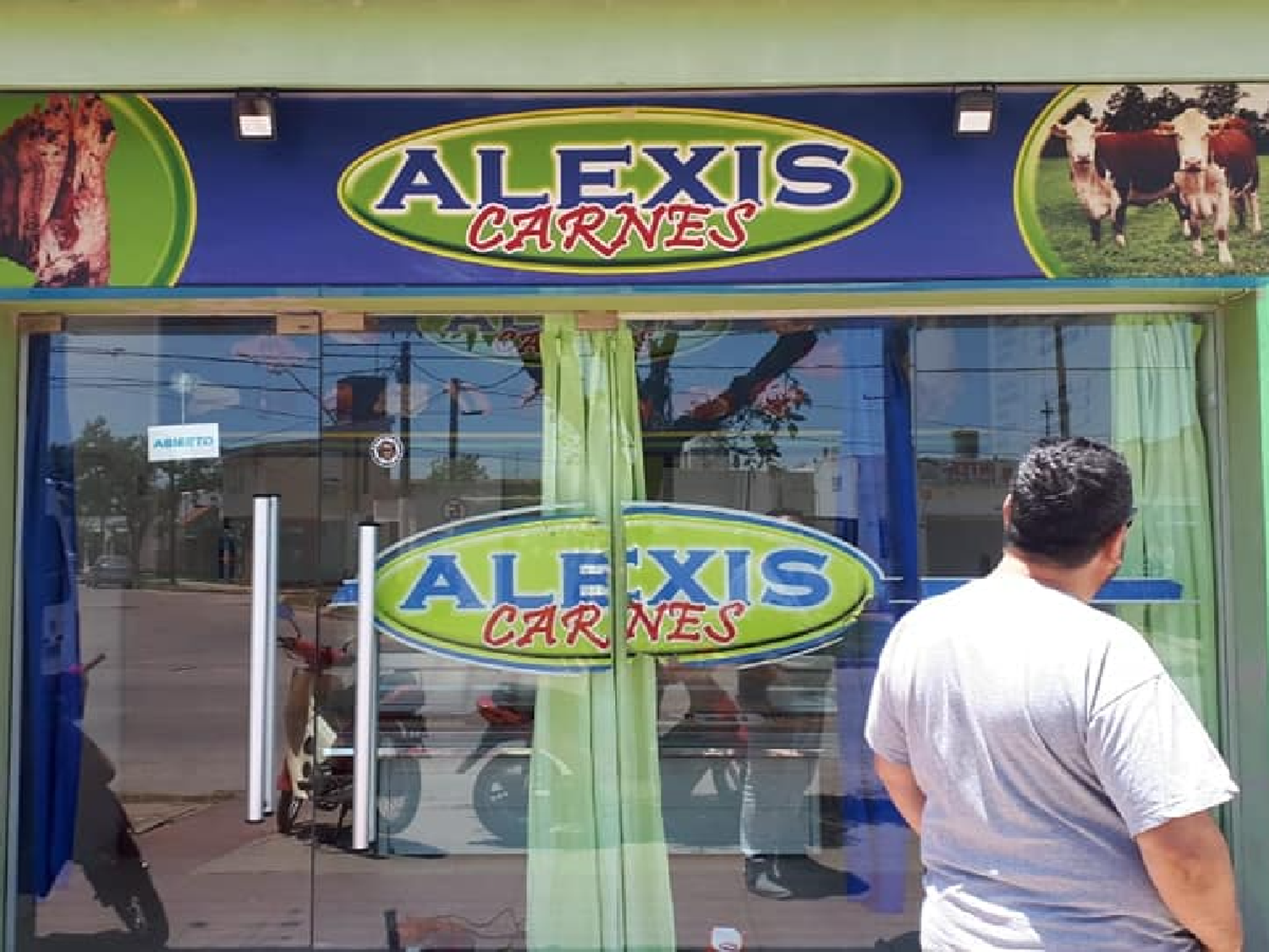 Los rompepuertas volvieron a actuar y robaron 100 kilos de carne