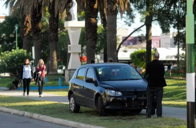 Bahía Blanca: Se desmayó mientras conducía y de milagro no causó una tragedia