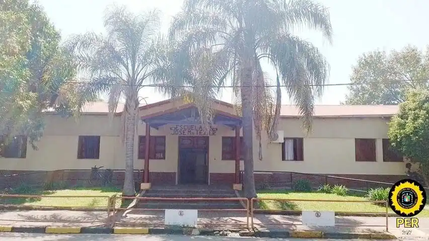 Un trabajador sufrió graves lesiones tras caer del techo de una escuela