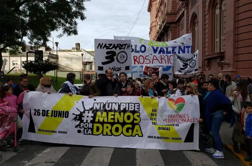 Multitudinaria marcha en Rosario para visibilizar el problema de las adicciones