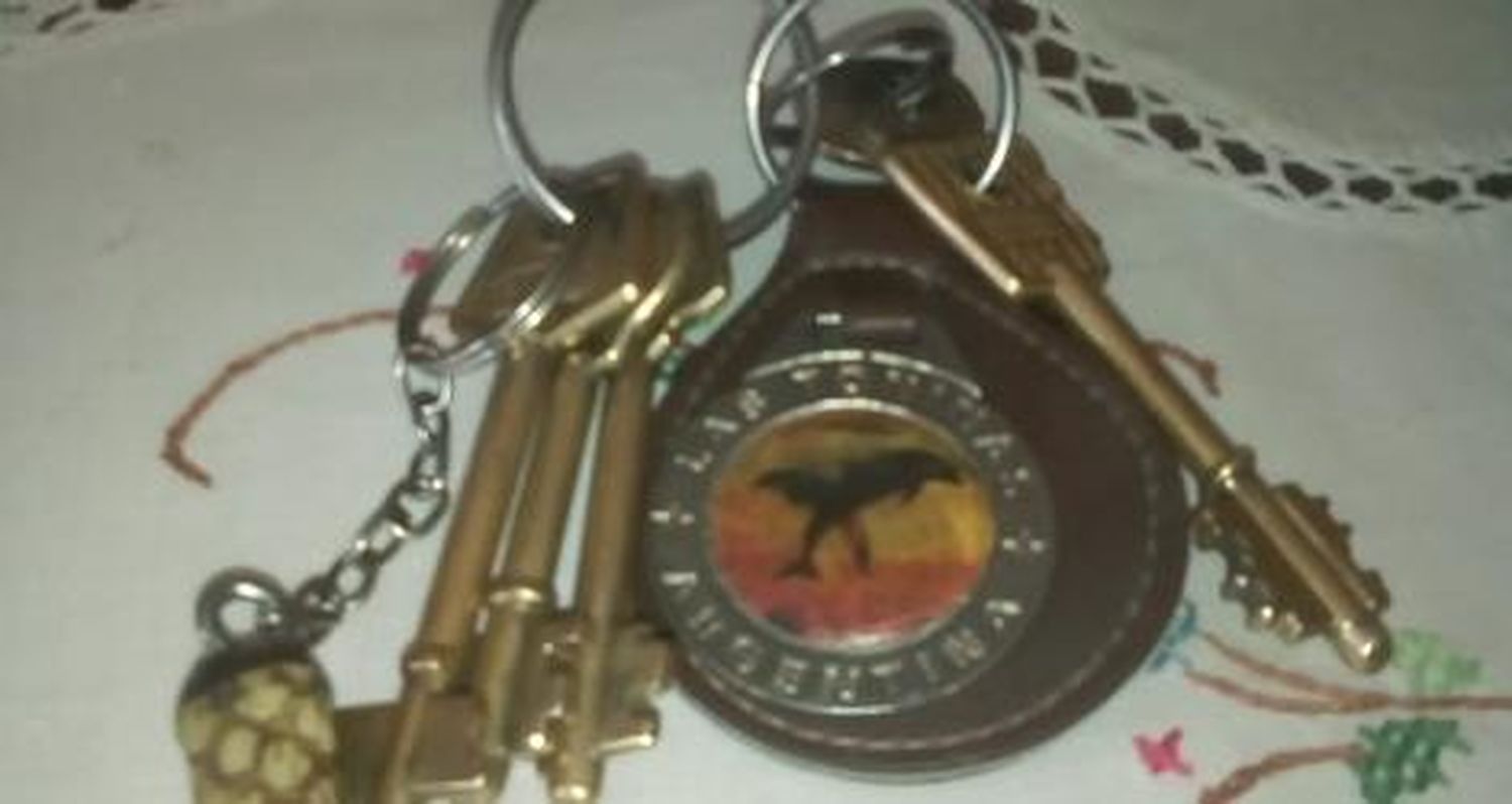 Llaves encontradas en 3 de Febrero y Pellegrini
