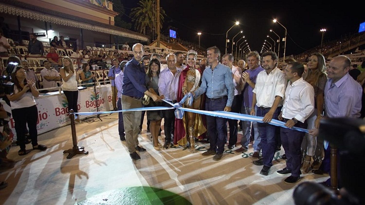 Piaggio, Lombardi, Gaillard y la Comisión del Carnaval del País inauguraron la edición 2019