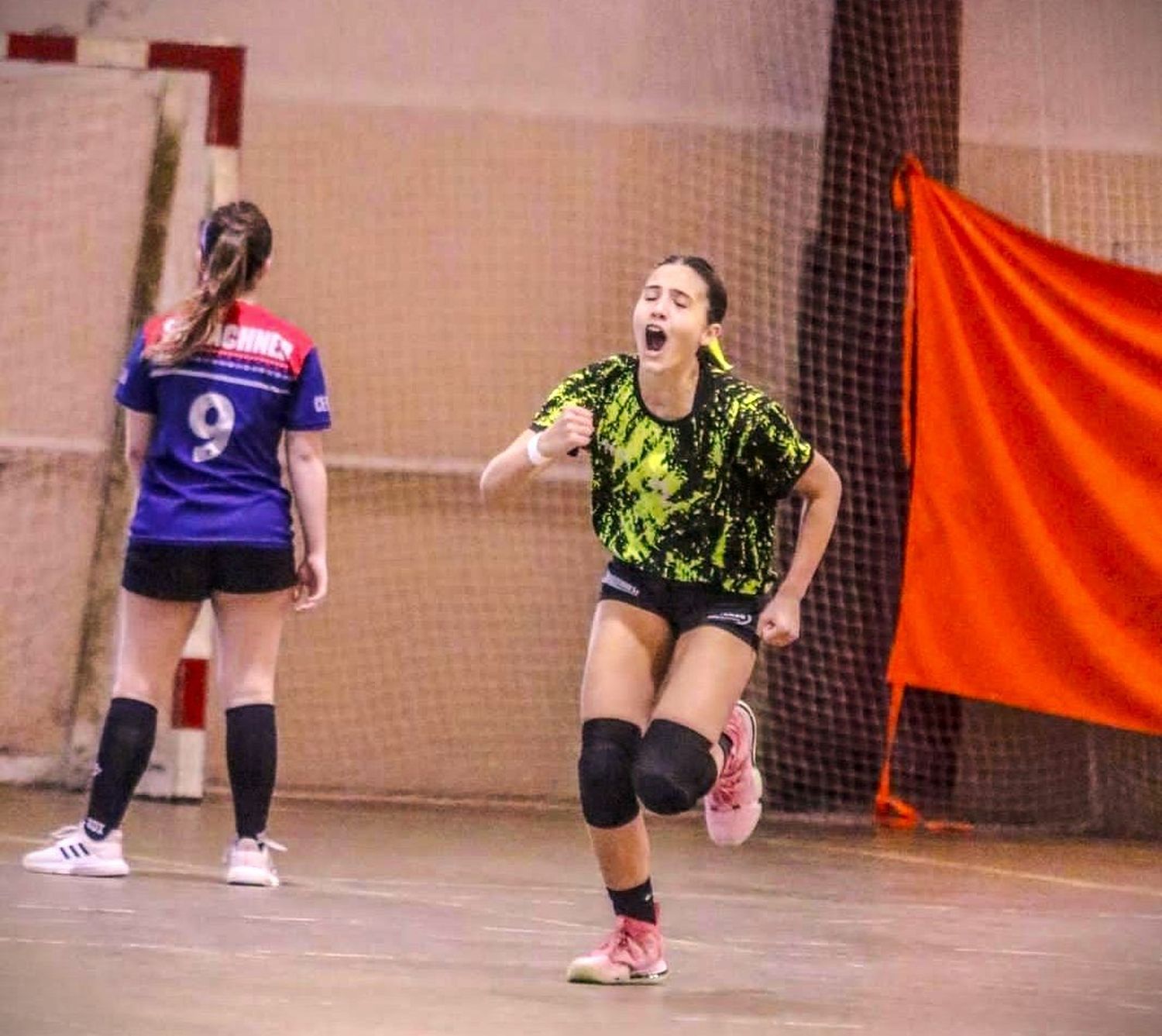 Federika González, durante un partido de Handball Necochea
