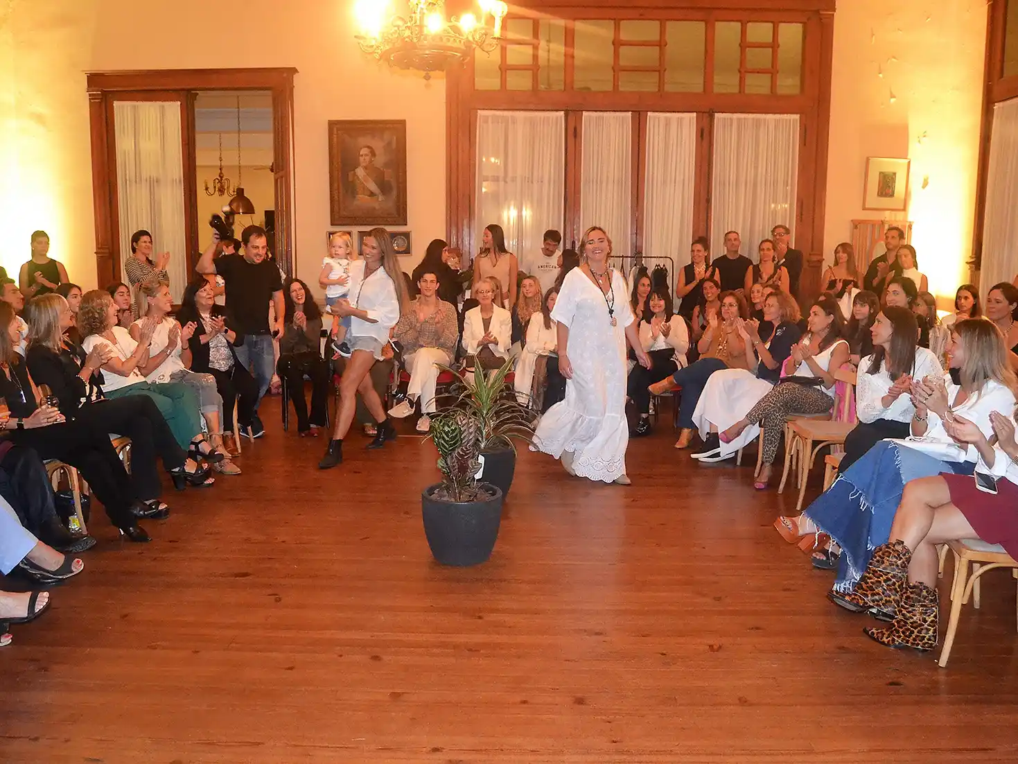 Primer desfile de moda “La Pasarela del Club”