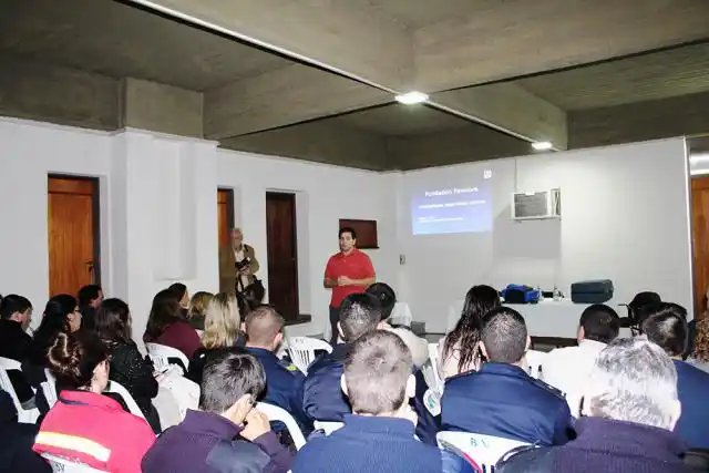 Médico de la Fundación Favaloro brindó capacitación de RCP en Gualeguay