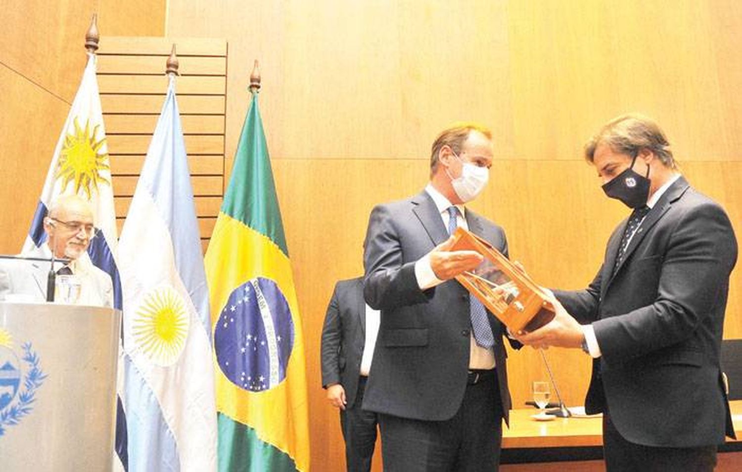 Bordet volvió a pedir por la apertura de los puentes con Uruguay