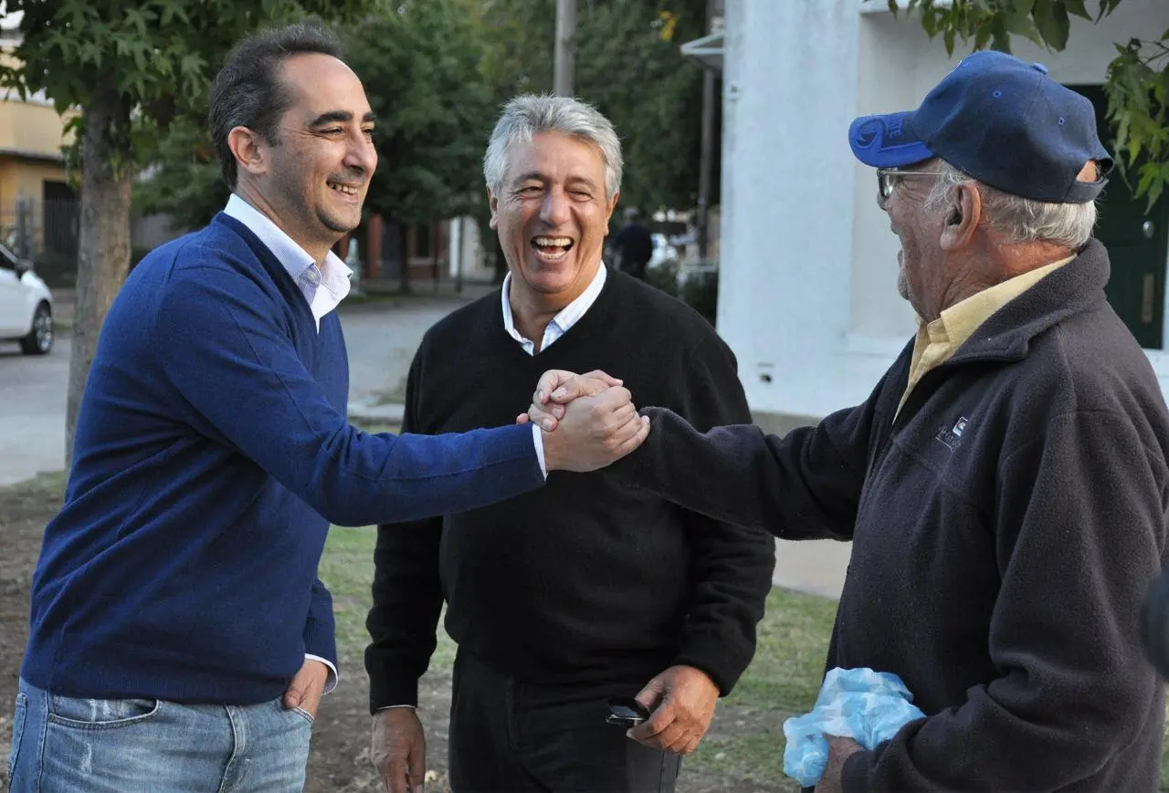Tagliaferro supervisó obras de pavimentación en Haedo: "Era una necesidad de las familias"