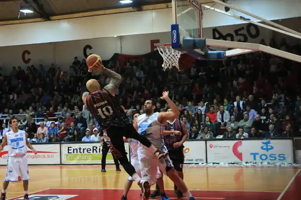 Central Entrerriano debutó en el Torneo Federal con un triunfo agónico