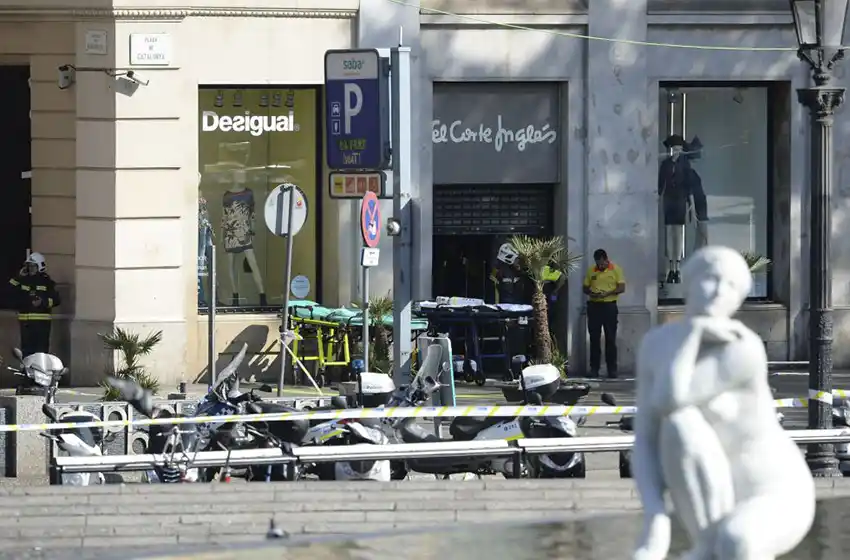 ISIS se adjudicó el atentado