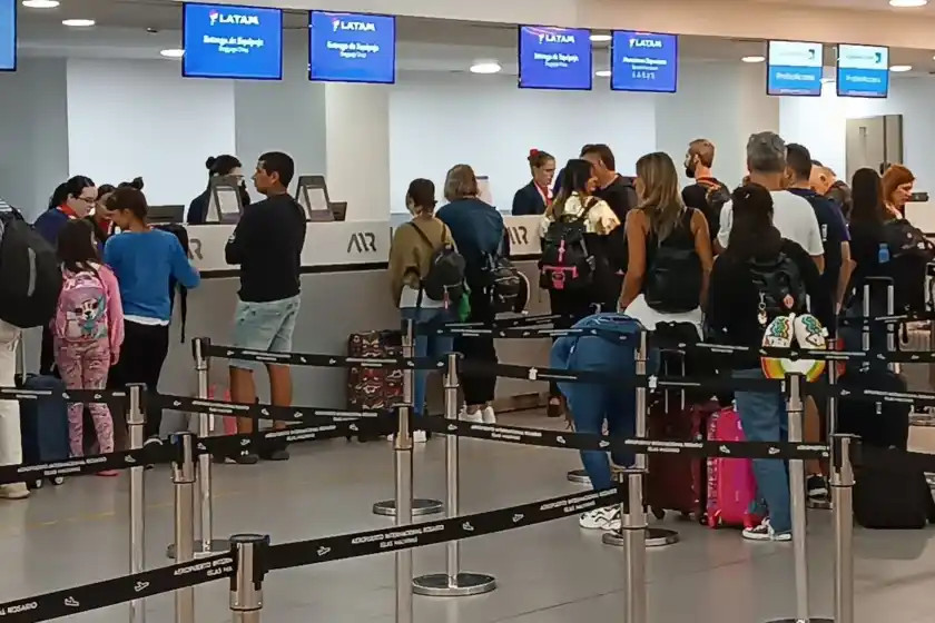Controladores aéreos anunciaron paros que afectarán a todos los vuelos en Argentina