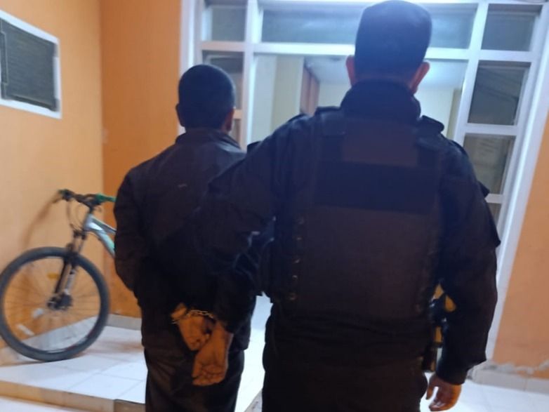 El masculino fue trasladado a la Comisaría 2da, donde quedó detenido.