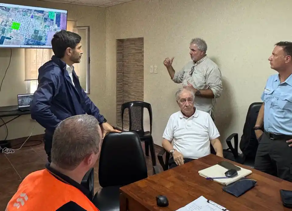 Villa Minetti: Pullaro supervisó la defensa hídrica y el funcionamiento de las bombas - 2