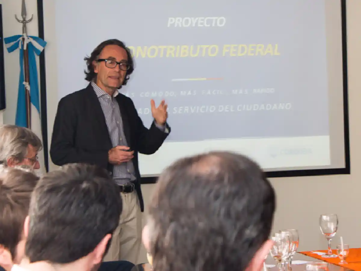 Finanzas adelantó a intendentes  el proyecto de monotributo federal