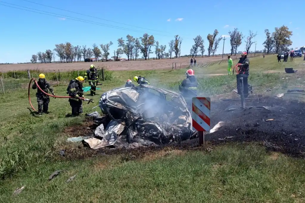 Auto incendiado