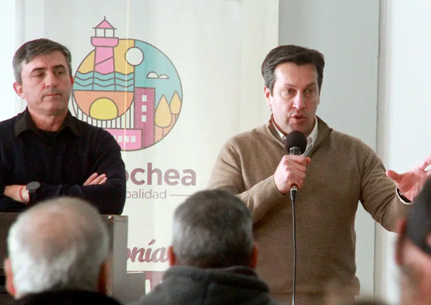 Reunión con vecinos por la obra de agua y cloacas