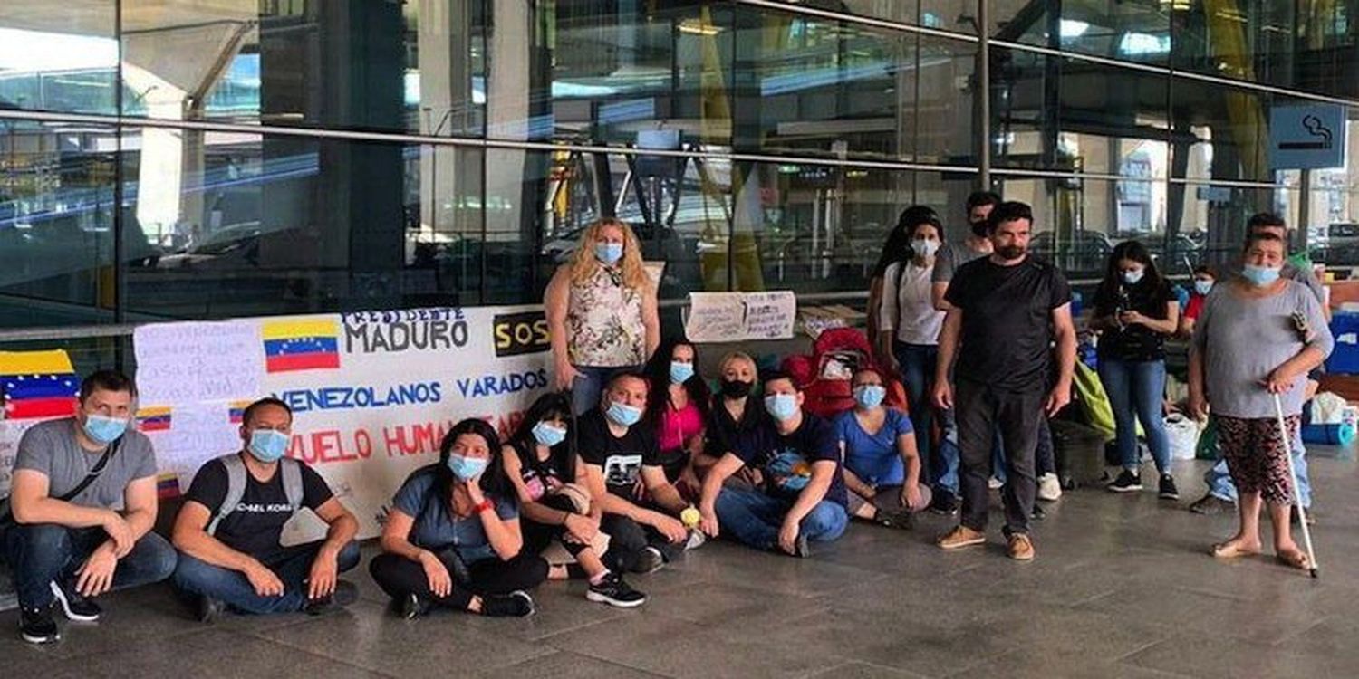 300 venezolanos varados en Madrid parten de regreso a Caracas