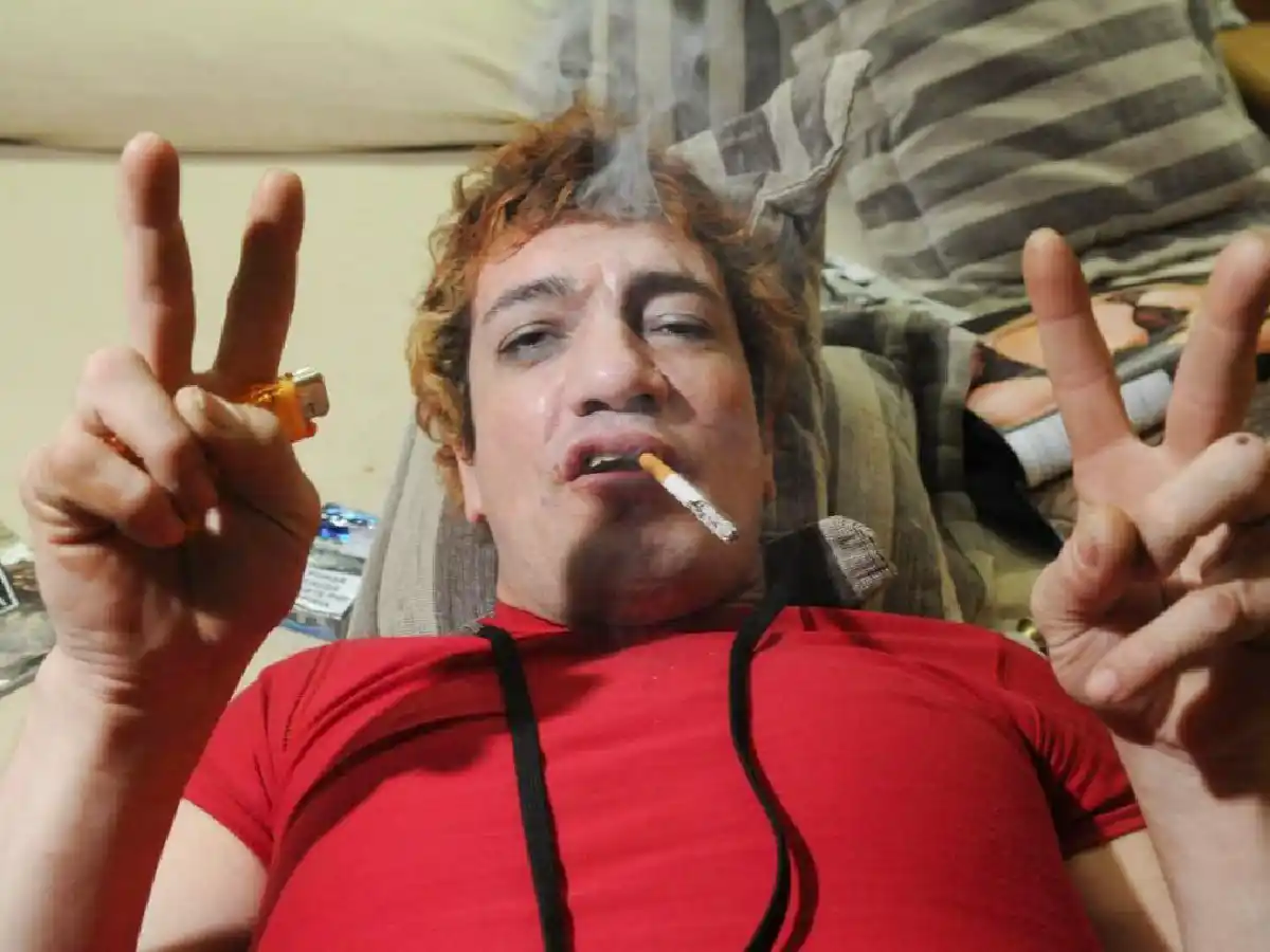 A "Pity" Álvarez le sacaron una cucaracha viva del oído