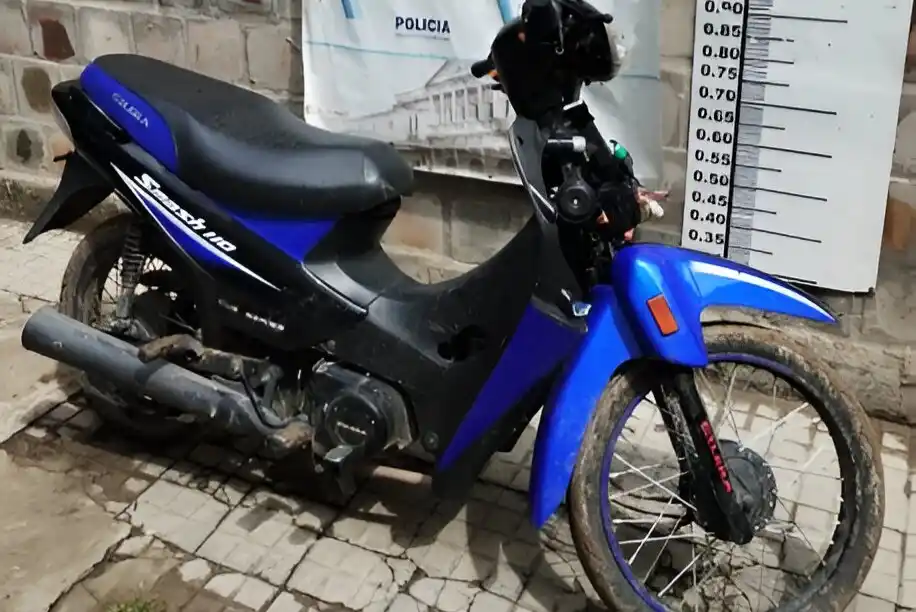 La moto fue hallada por la policía, abandonada.