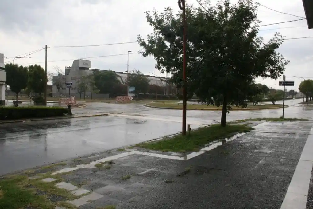 Registro de las fuertes lluvias en Tres Arroyos y la zona