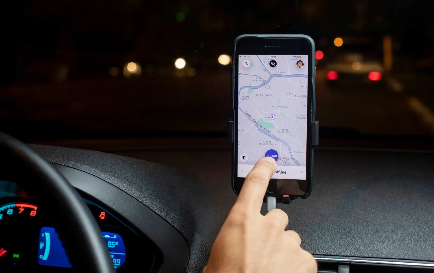 Debaten flexibilizar la norma de taxis y remises mientras aguardan una reunión con un apoderado de Uber