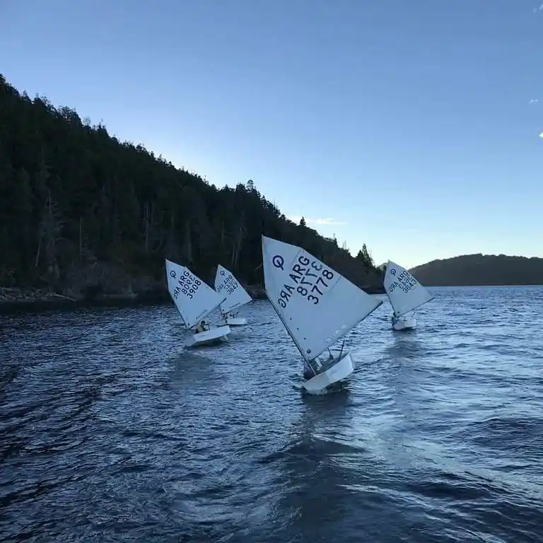 Francina Paz se prepara en Bariloche para el Mundial de Optimist