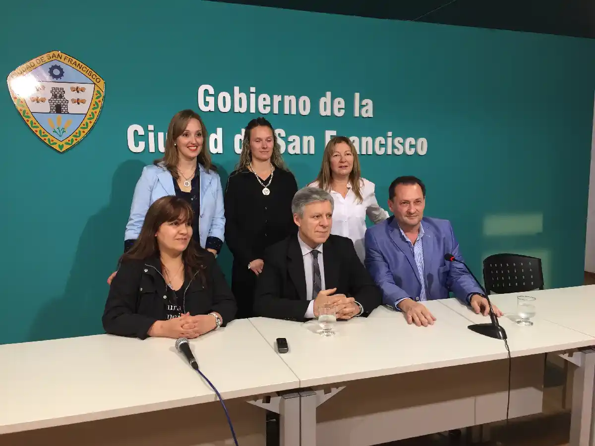 “No nos enseñan emocionalidad,  no se es feliz espontáneamente”  