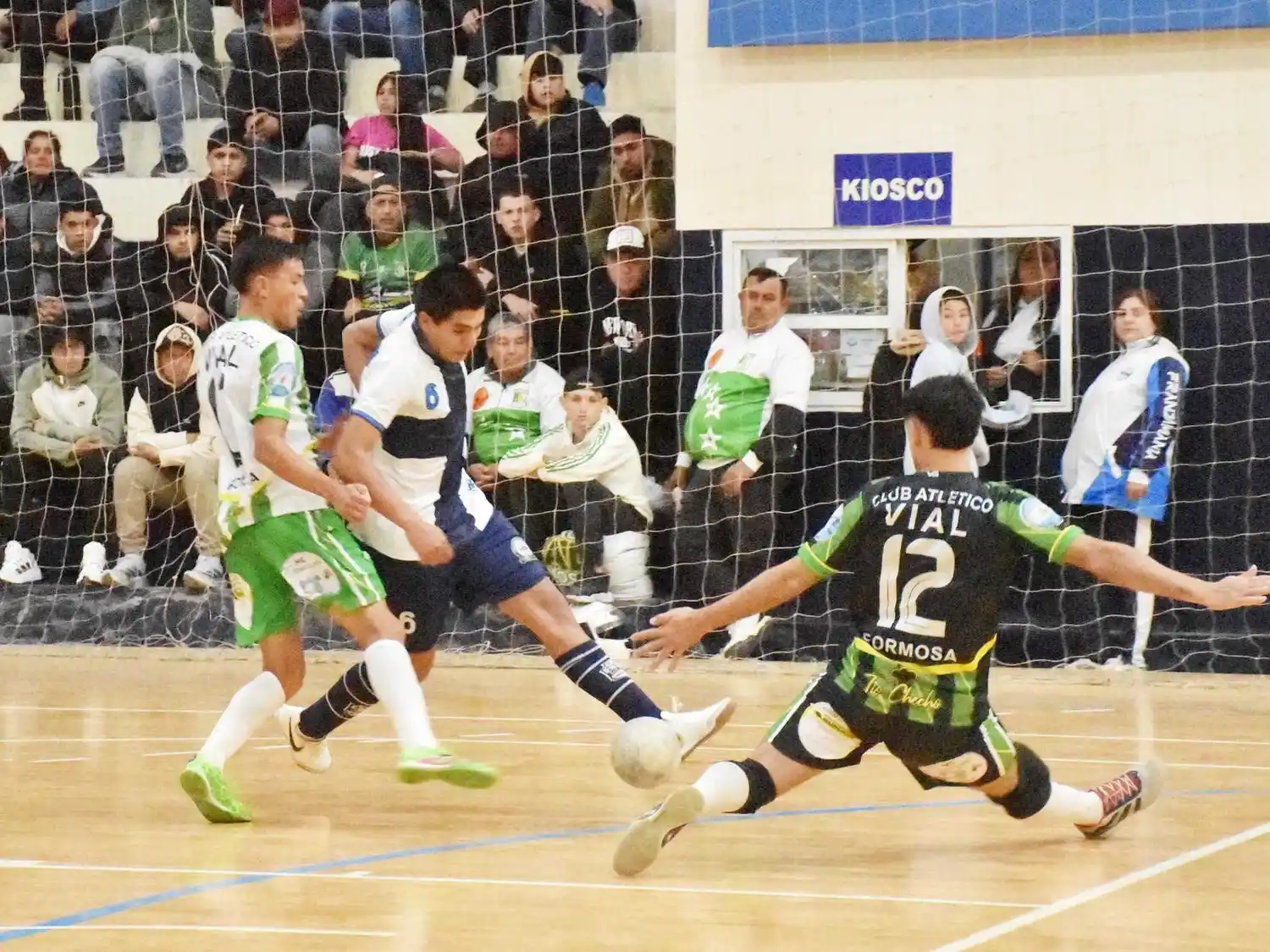 Franjeados se adelantó
en la finales frente a Vial