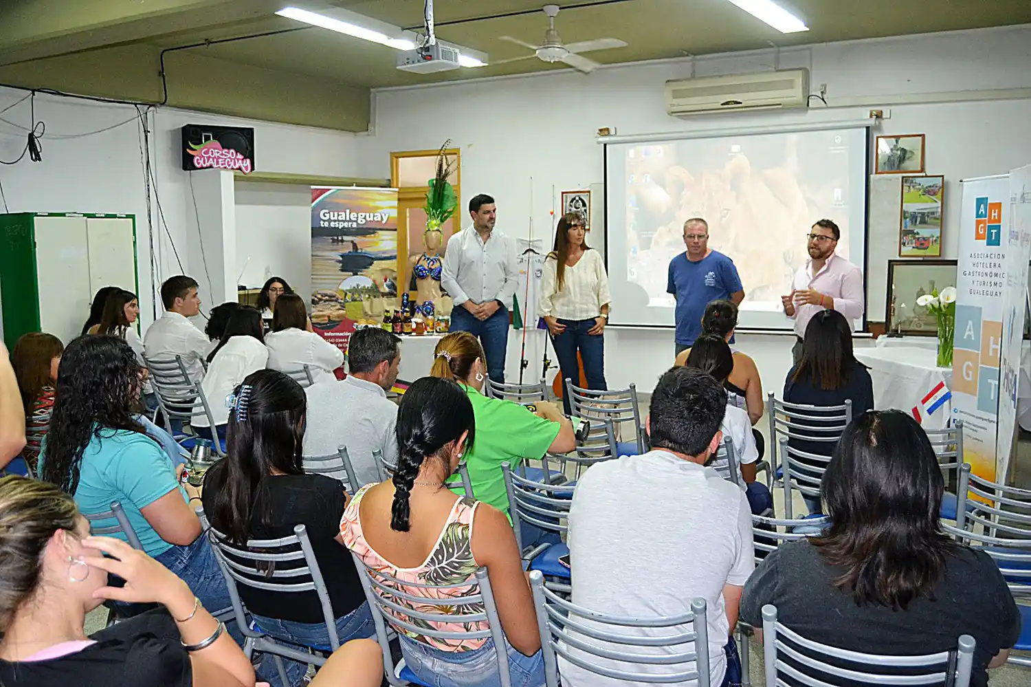 Se brindó capacitación en turismo en la “Escuela de Comercio”