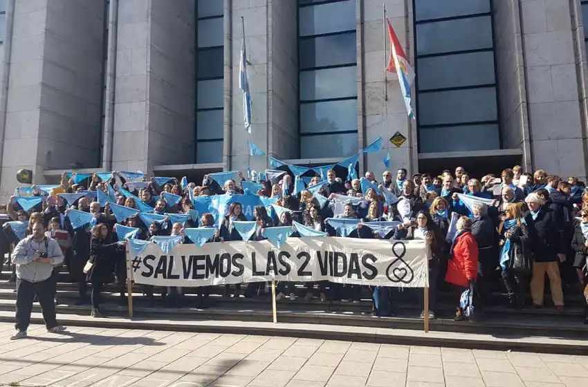 «Le pedimos a los senadores que respeten la Constitución y voten contra la ley»