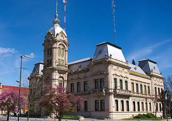 Mejoras salariales para los empleados municipales